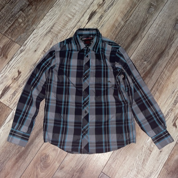 Brand: Tony Hawks. Size: boys, medium 10/12. Condition: Has two small rips. - Picture 1 of 6